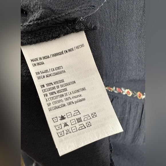 AMERICAN EAGLE OUTFITTERS Embroidered Boho Bell Sleeve blouse - Picture 6 of 6